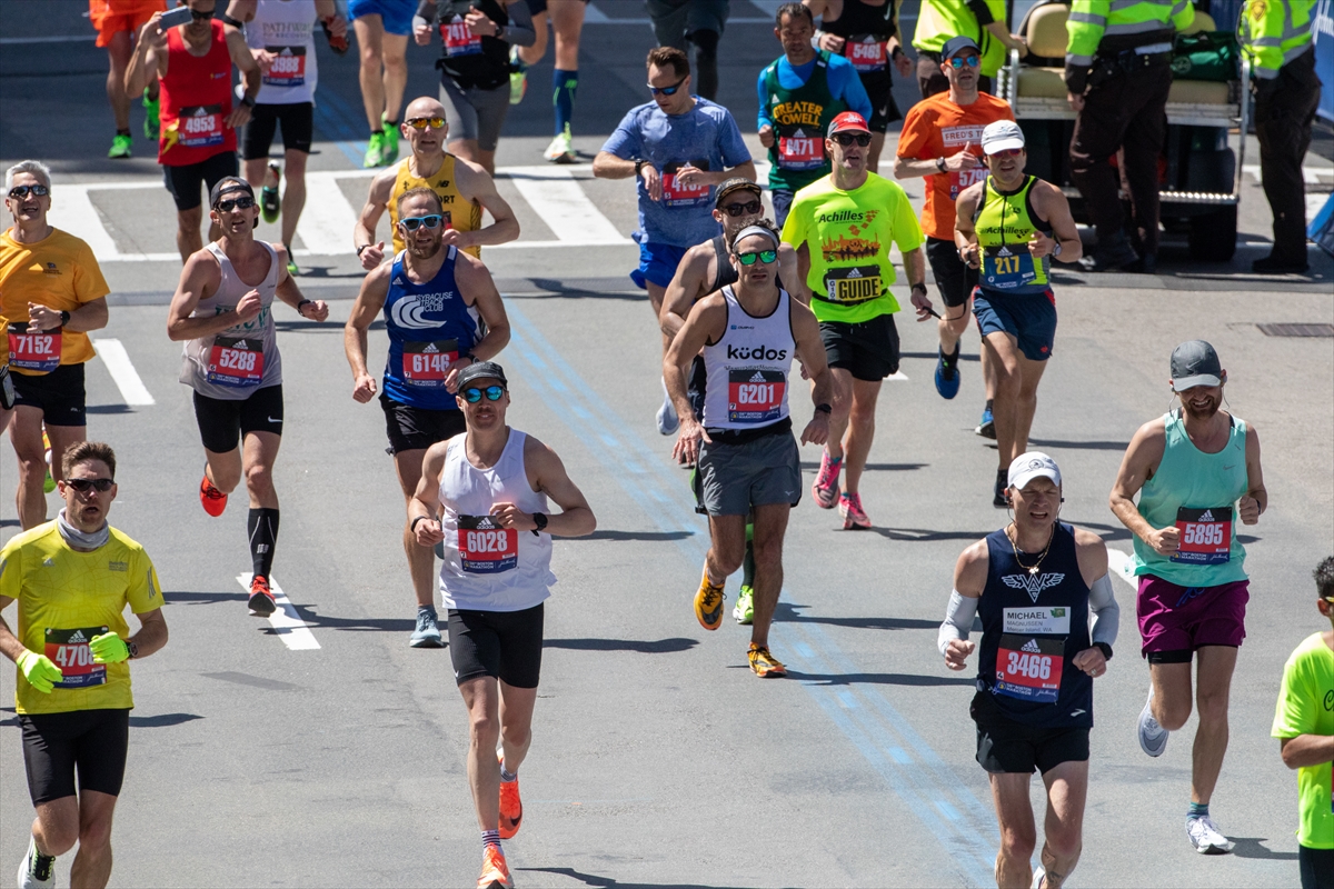 Boston Maratonu'nda ipi Kenyalı atletler göğüsledi