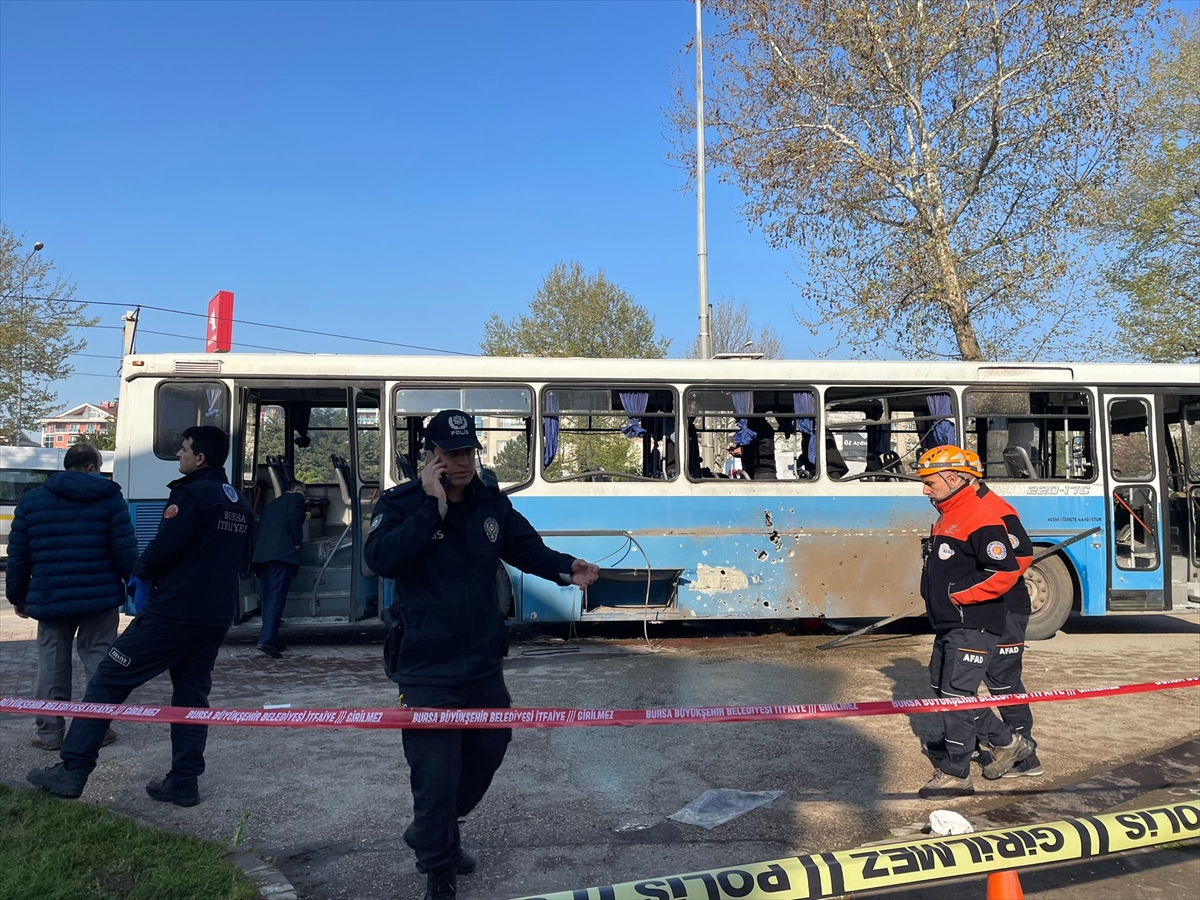 Bursa'da infaz koruma memurlarını taşıyan servisin geçişi sırasında patlama