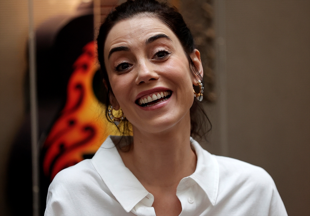Cansu Dere, bir dönem hem İstanbul hem de Madrid'de yaşamayı planlıyor