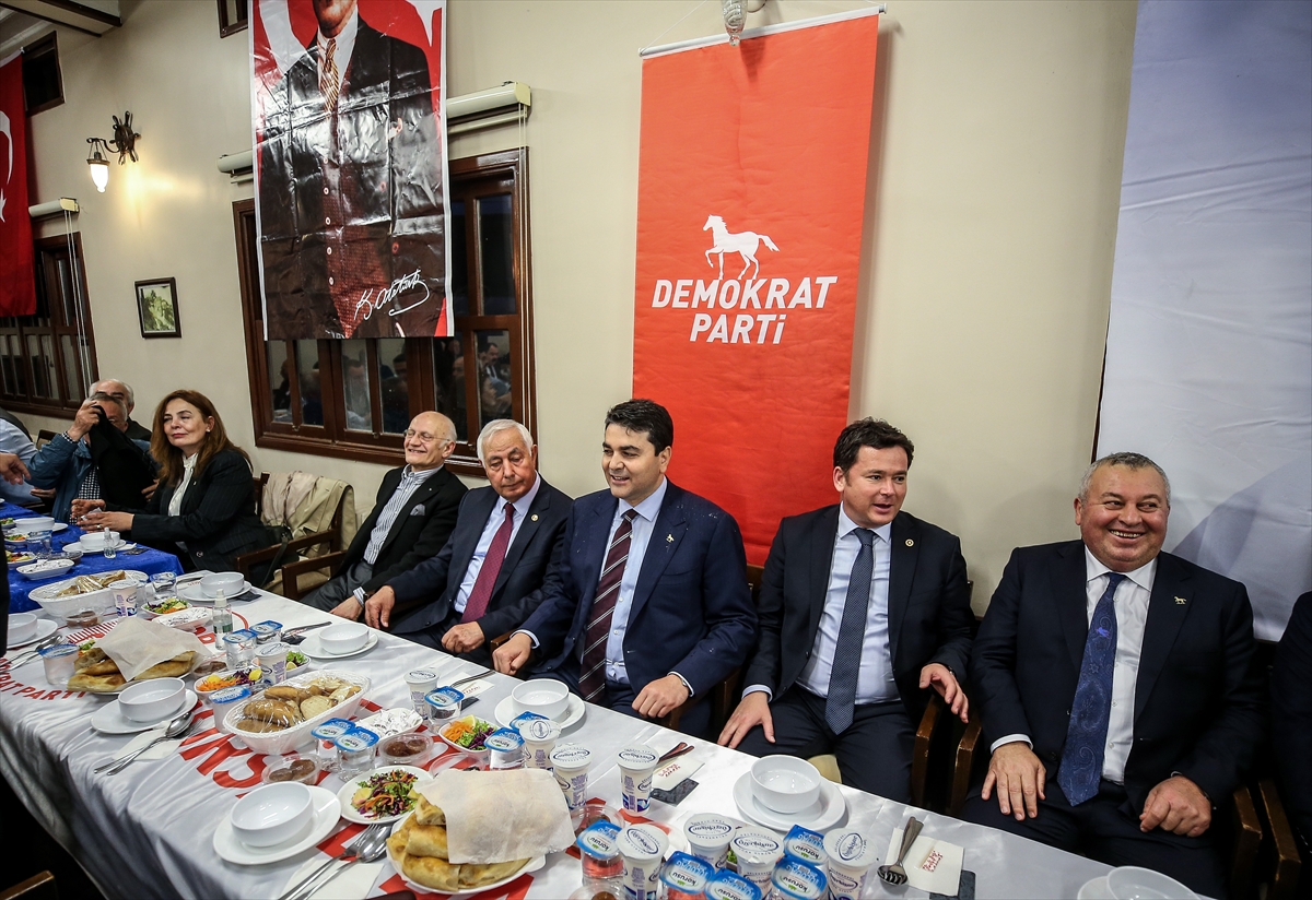 DP Genel Başkanı Uysal, partisinin Bursa'daki iftar programında konuştu: