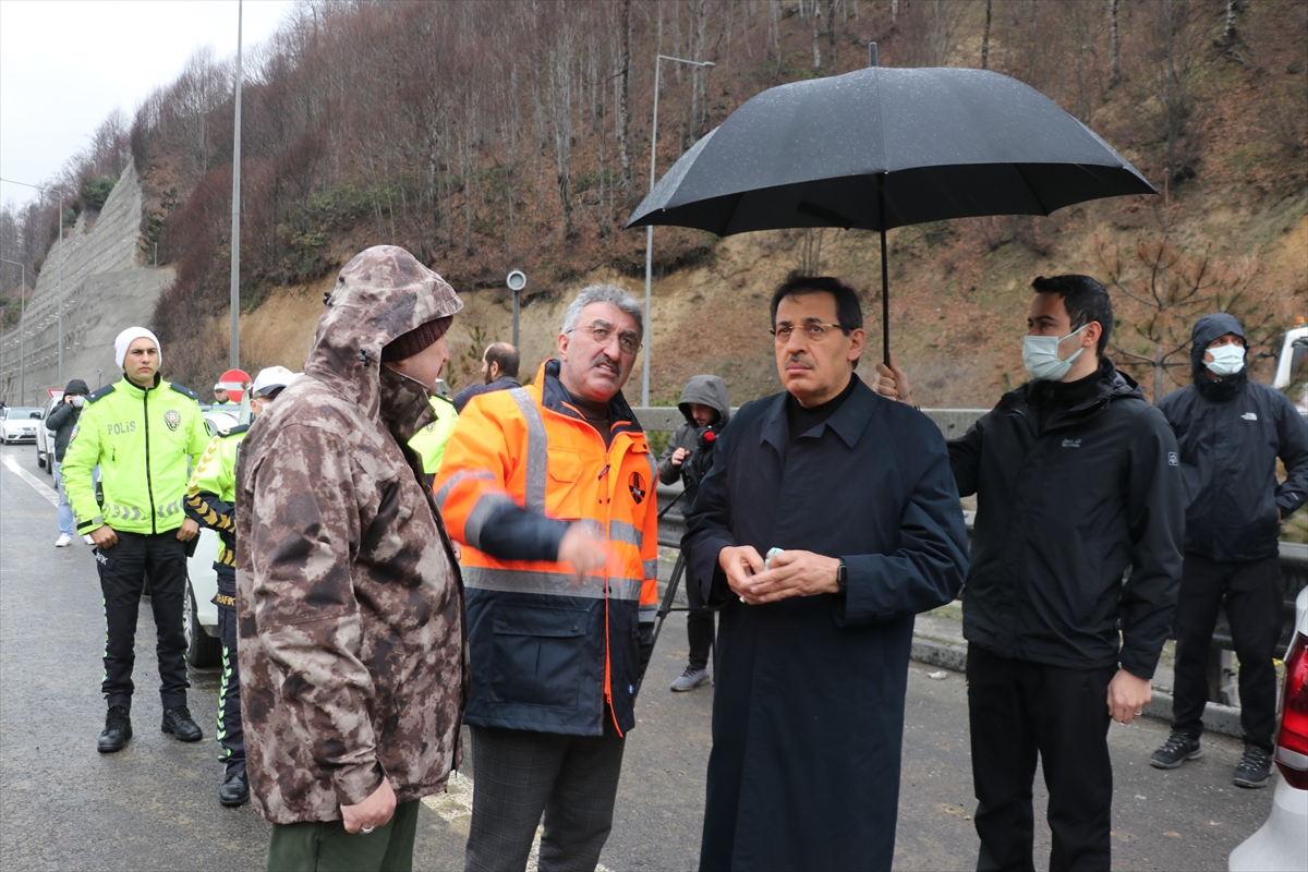 GÜNCELLEME 3 – Heyelan sonrası Bolu Dağı Tüneli'nde yol açma çalışmaları sürüyor