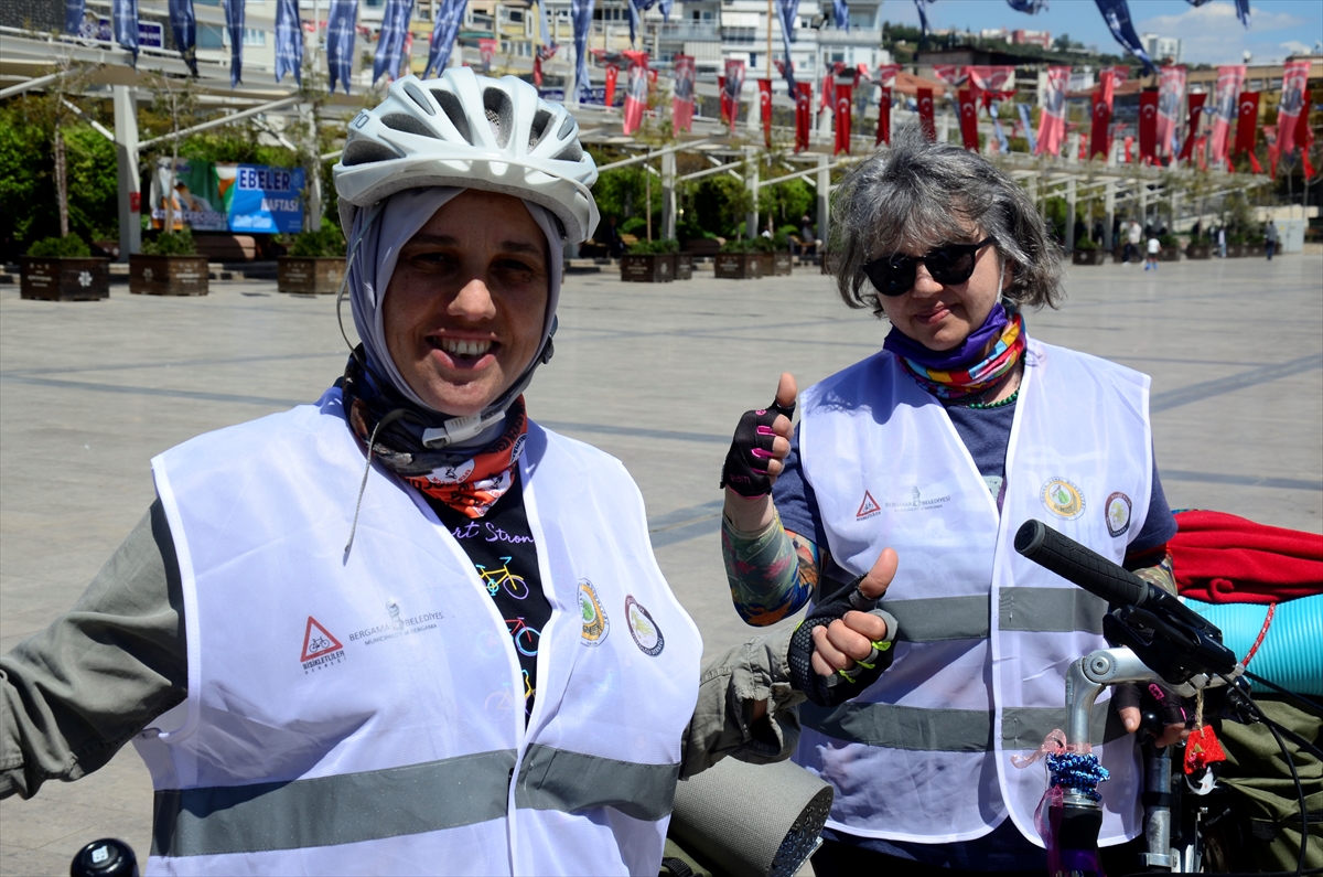 Kanser hastalığına dikkati çekmek için yola çıkan iki kadın, Aydın’da