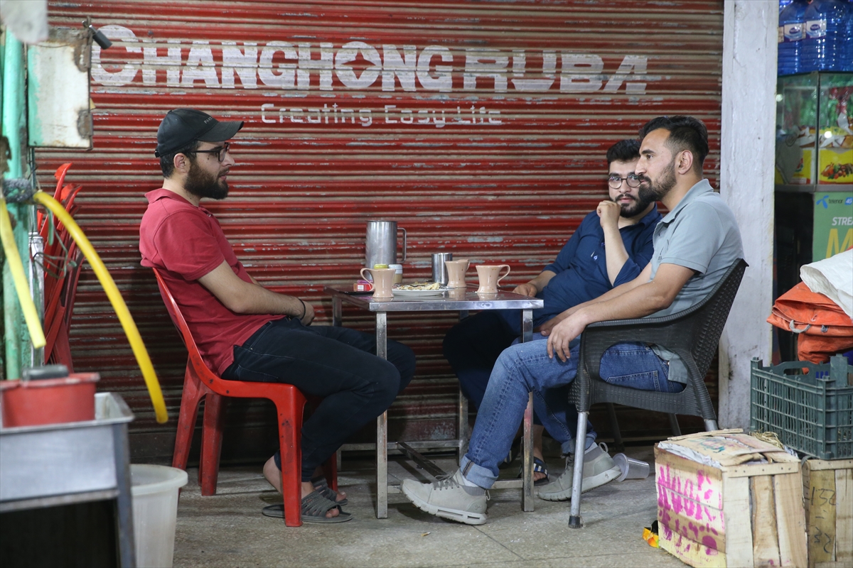 Pakistan'da Müslümanlar ilk sahuru yaptı