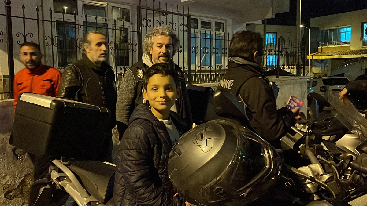 Samsun'da narkotik polisi Roman mahallesinde “UYUMA” uygulamasını anlattı