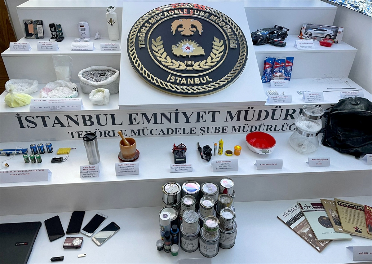 Sancaktepe'deki hücre evinde ele geçirilen patlayıcılar sergilendi