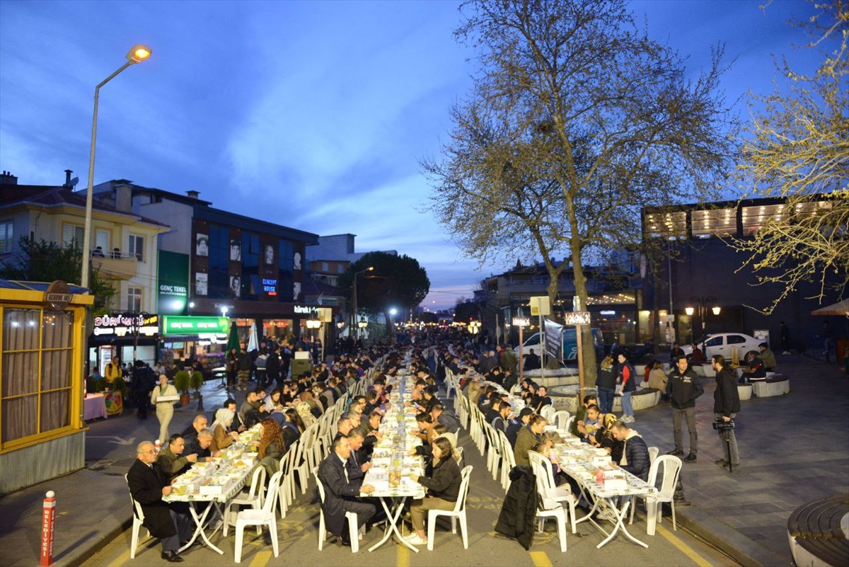 Tekirdağ'da yaklaşık 5 bin kişi birlikte iftar yaptı