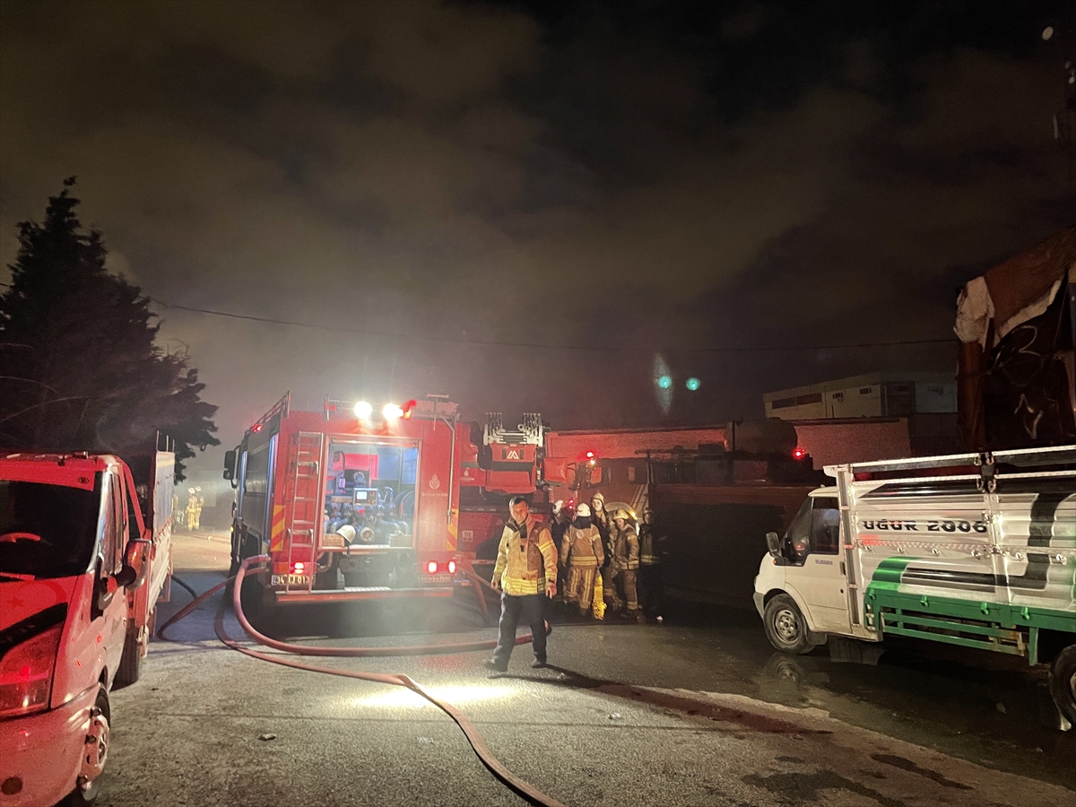 GÜNCELLEME – Ümraniye'de geri dönüşüm tesisinde yangın