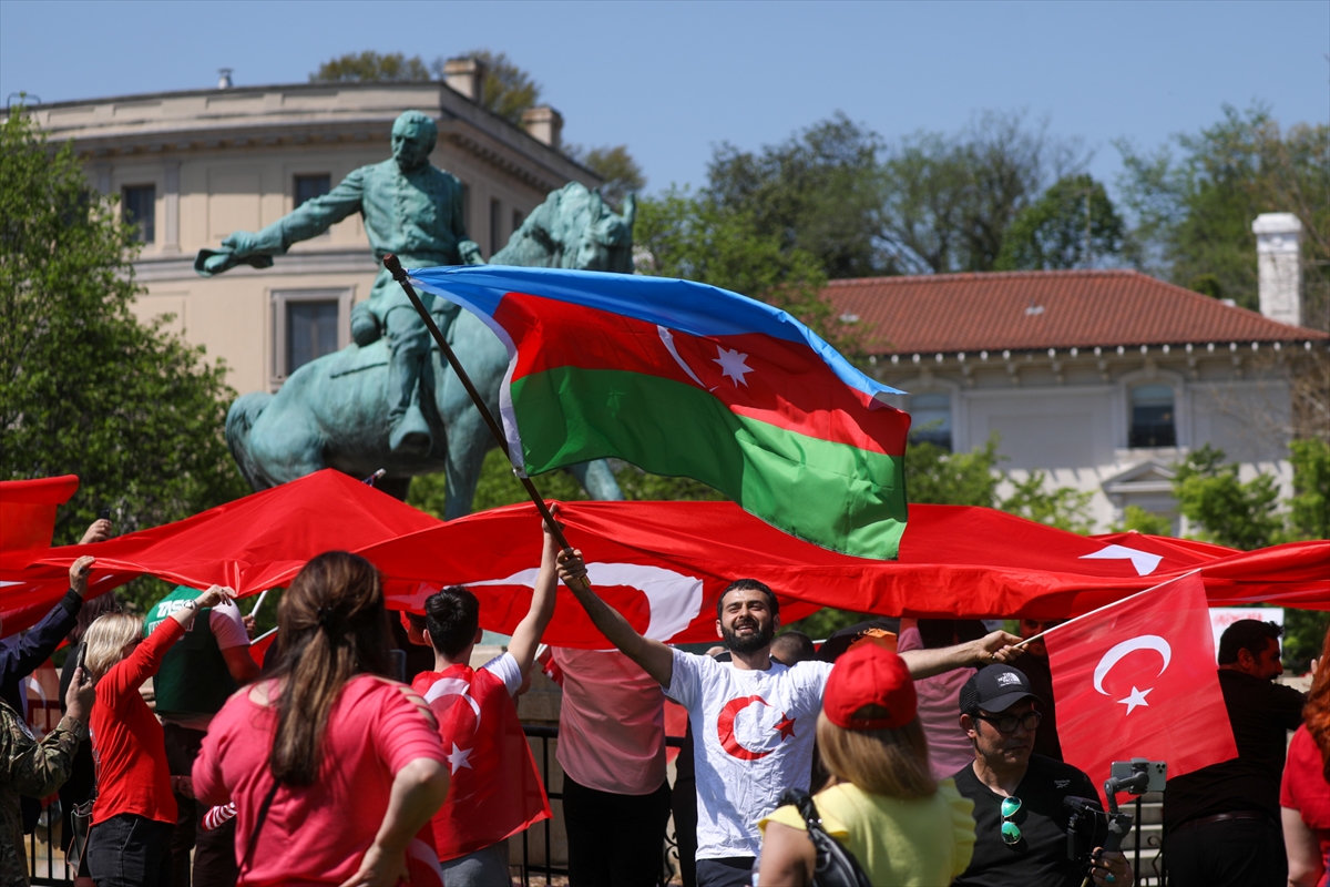Washington'da buluşan Türklerden şehit diplomatlara anma, Ermeni iddialarına tepki