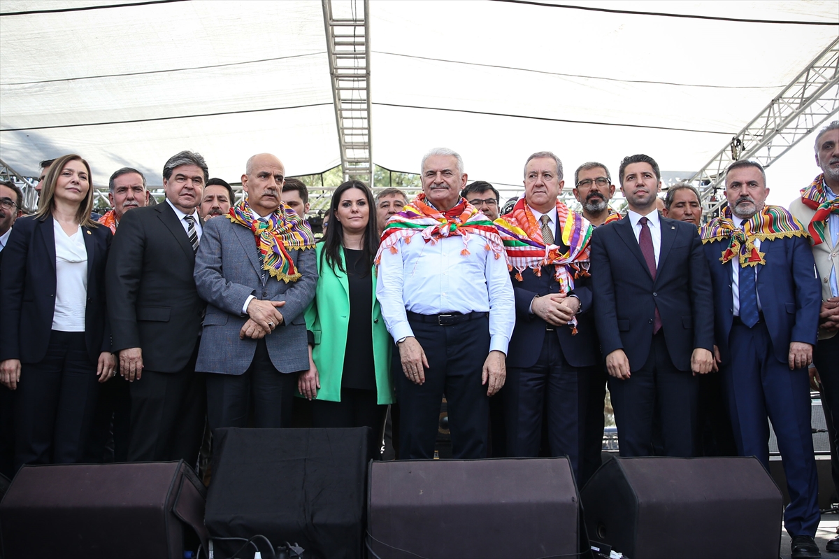 AK Parti'li Yıldırım ve MHP'li Durmaz, Adana'da Yörük Türkmen Şölenine katıldı