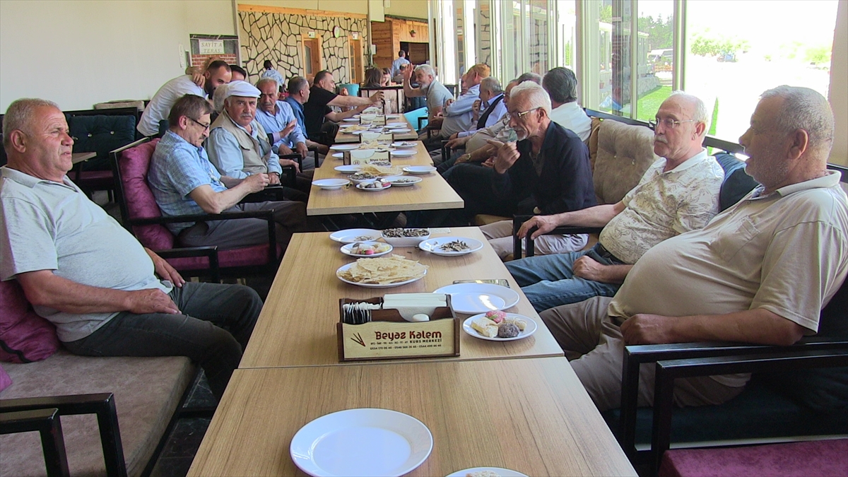 Asker arkadaşları 43 yıl sonra Kahramanmaraş'ta buluştu