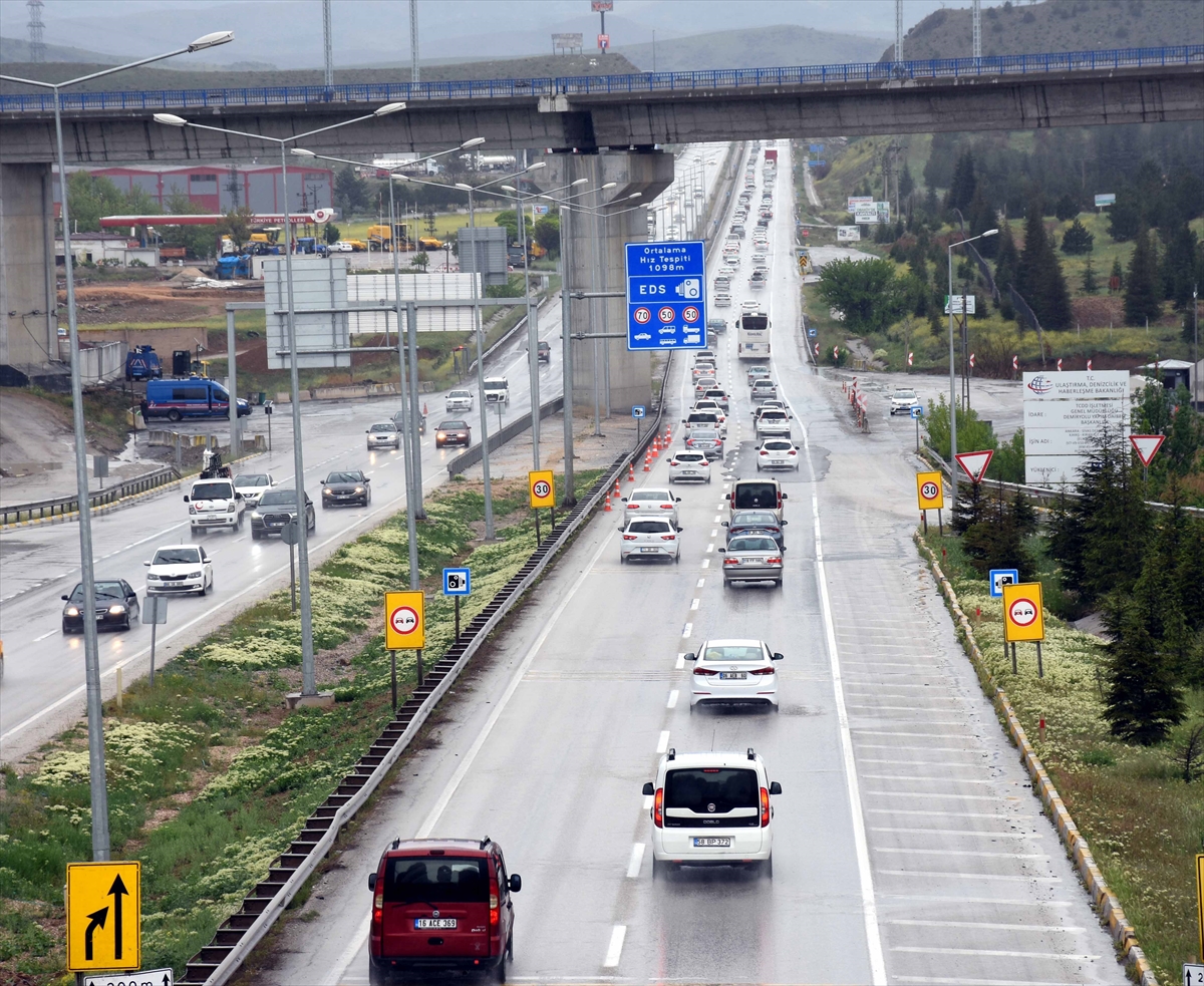 Bayram tatilinin son gününde “kilit kavşak” Kırıkkale'de yoğunluk yaşanıyor