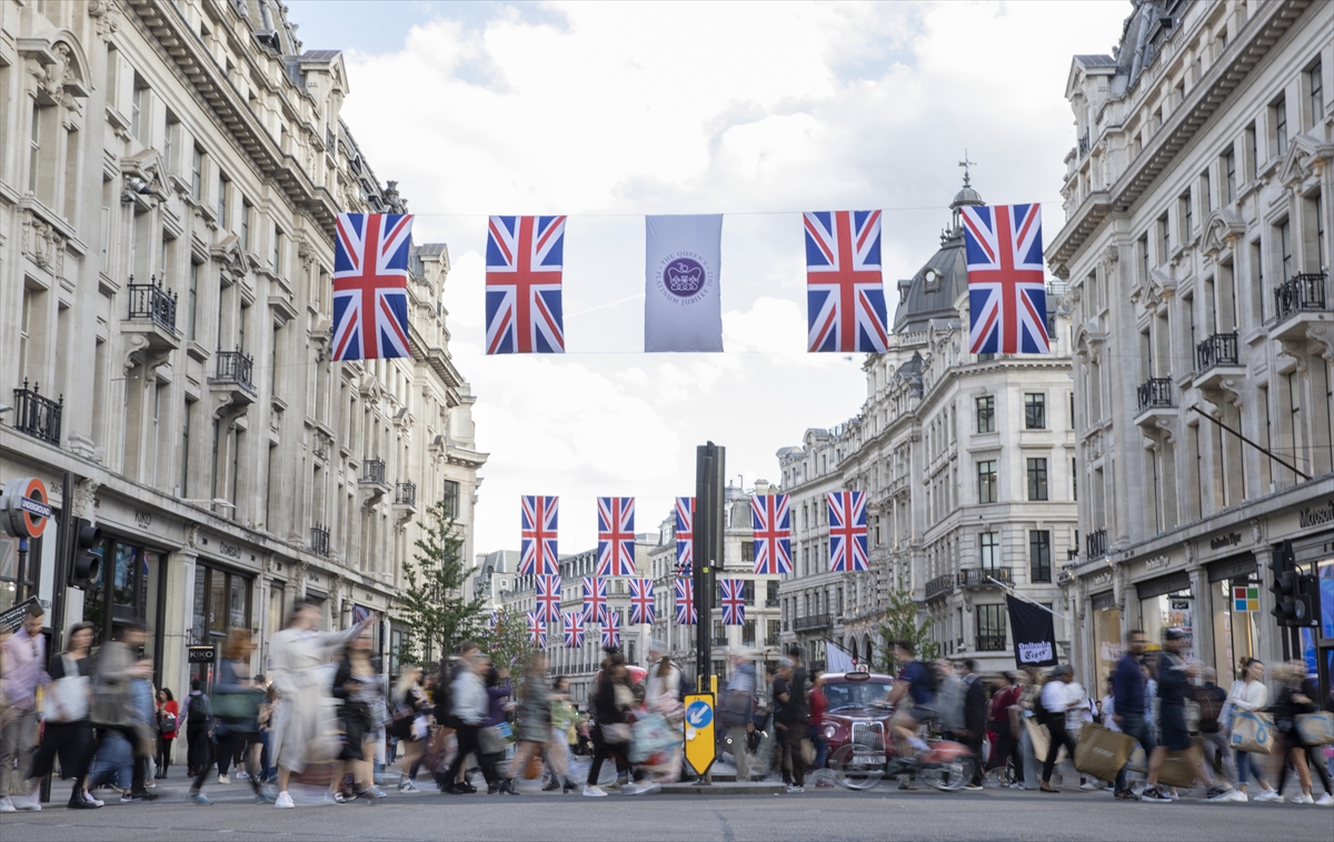 İngiltere'de enflasyon son 40 yılın en yüksek seviyesinde