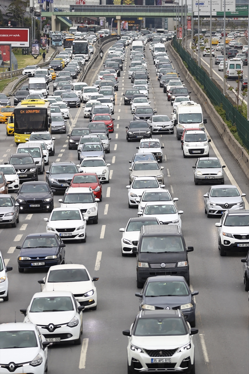 İstanbul trafiğinde bayram yoğunluğu