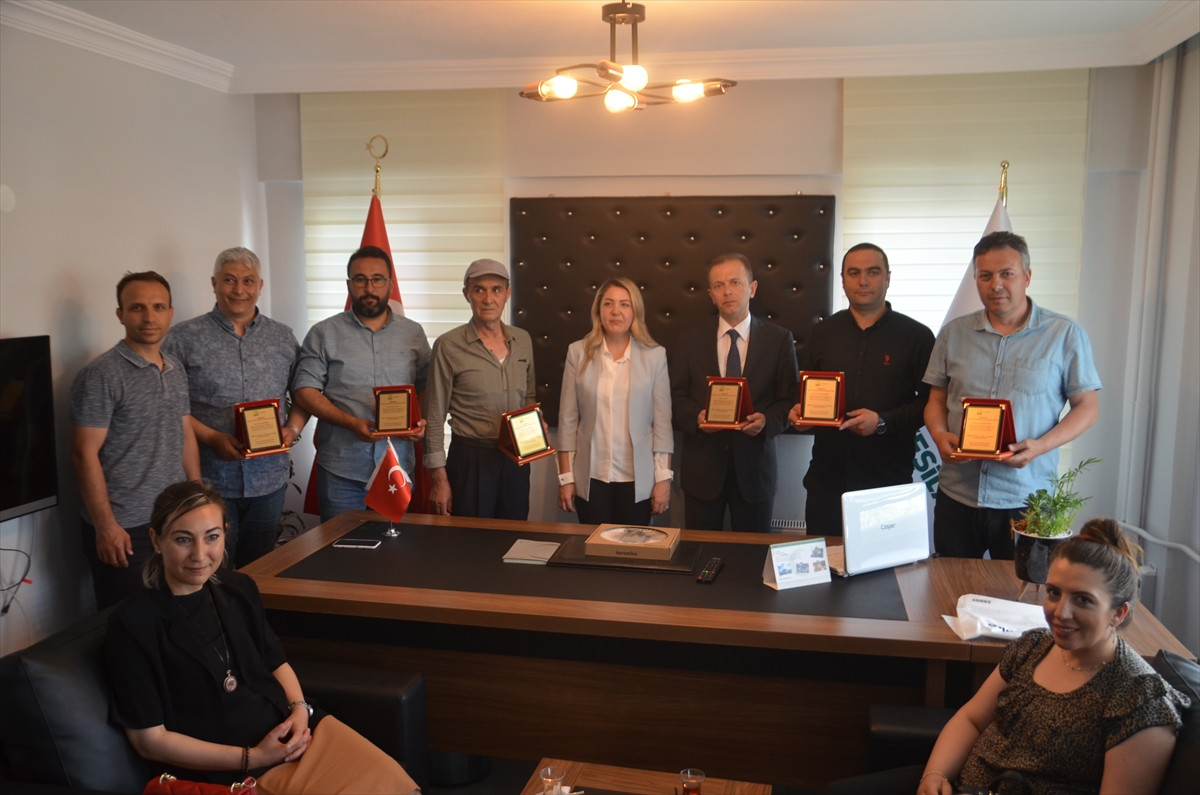 Kütahya'da sigarayı bırakanlara plaket verildi