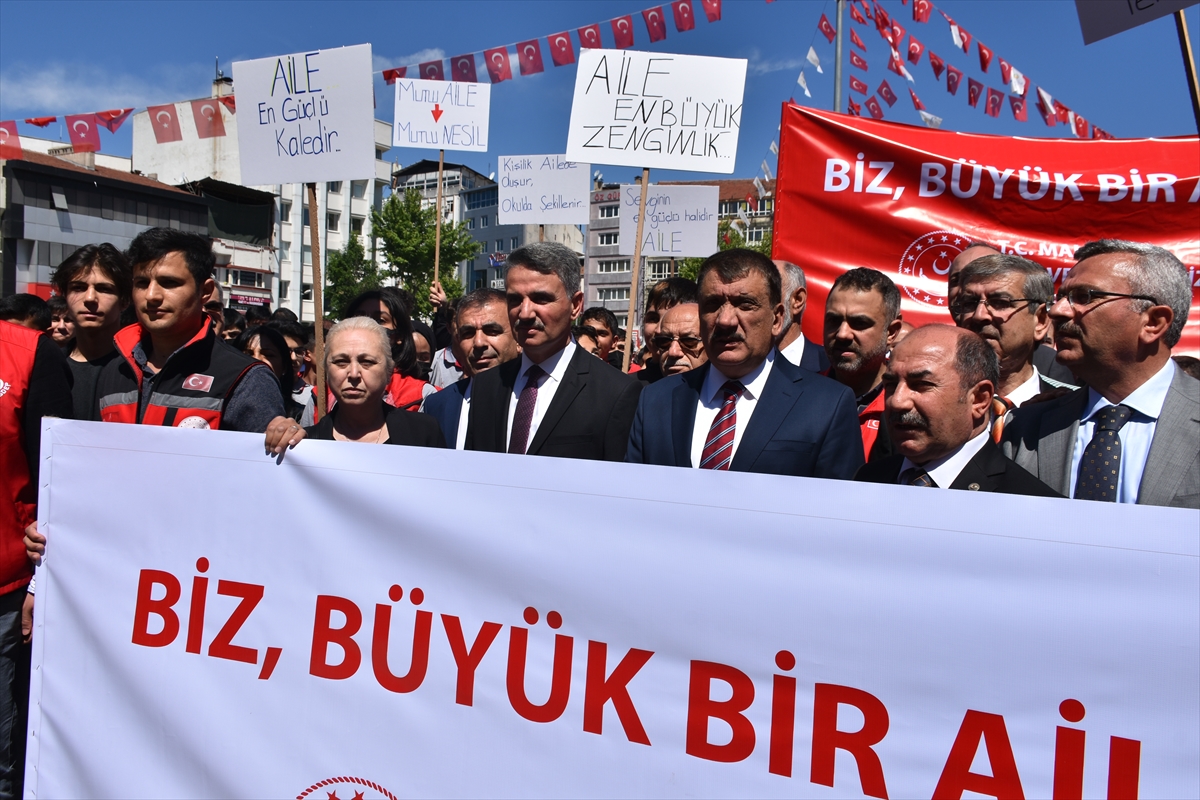 Malatya ve Kahramanmaraş'ta “Aile Haftası” kapsamında farkındalık yürüyüşü yapıldı