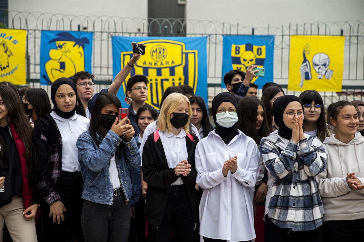 MKE Ankaragücü, 19 Mayıs'ı lise öğrencileriyle kutladı