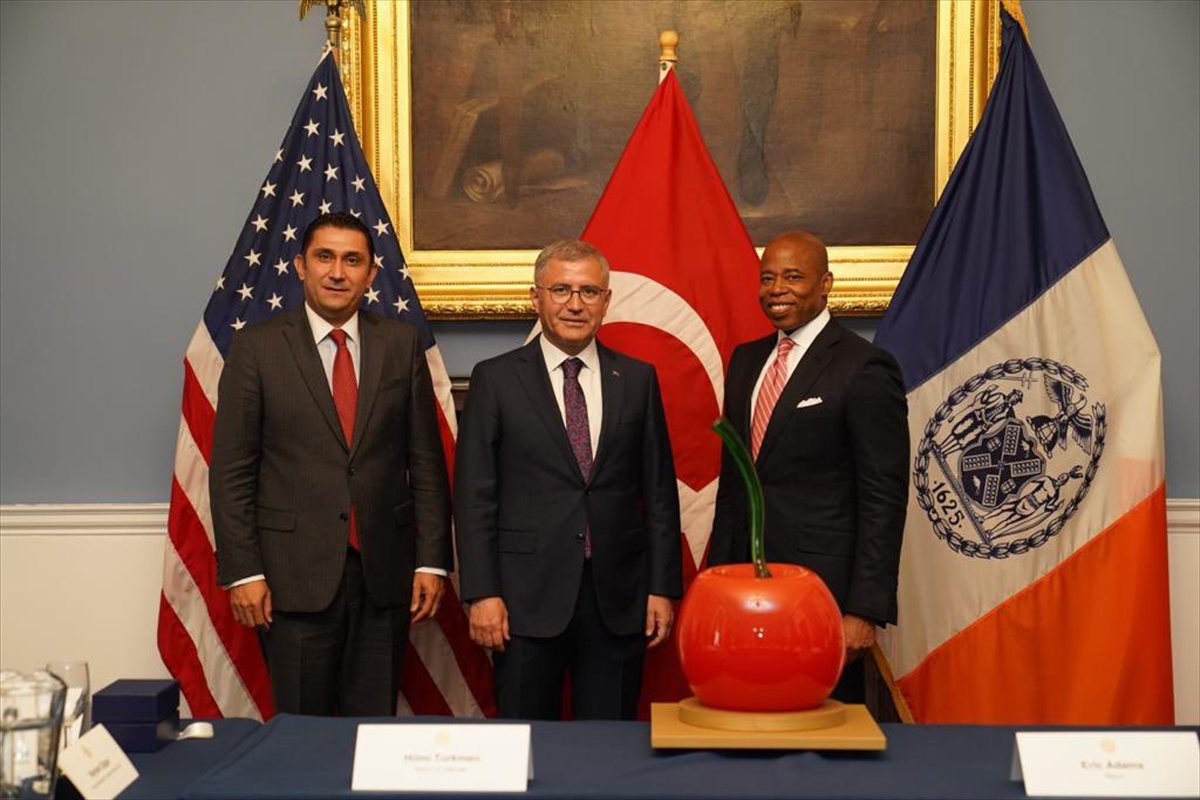 New York Belediye Başkanı Adams, Üsküdar Belediye Başkanı Türkmen ile görüştü