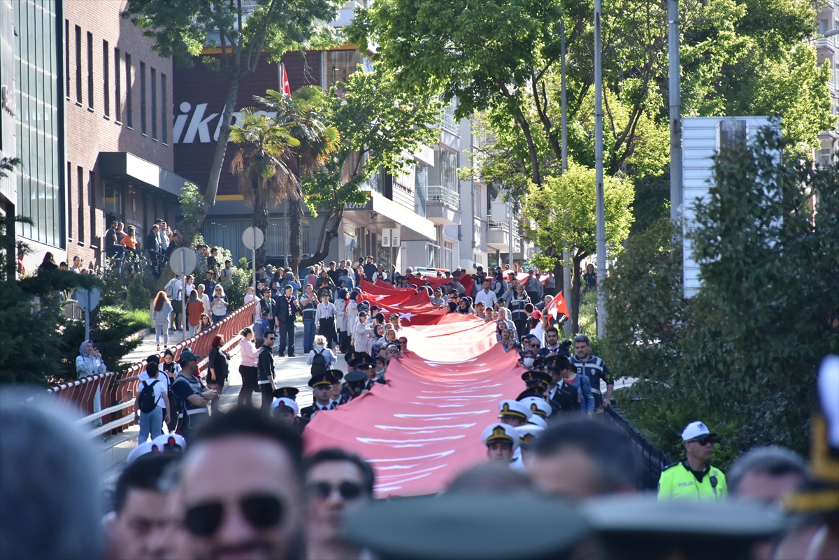 DSİ'ye 70 ekskavatör törenle teslim edildi