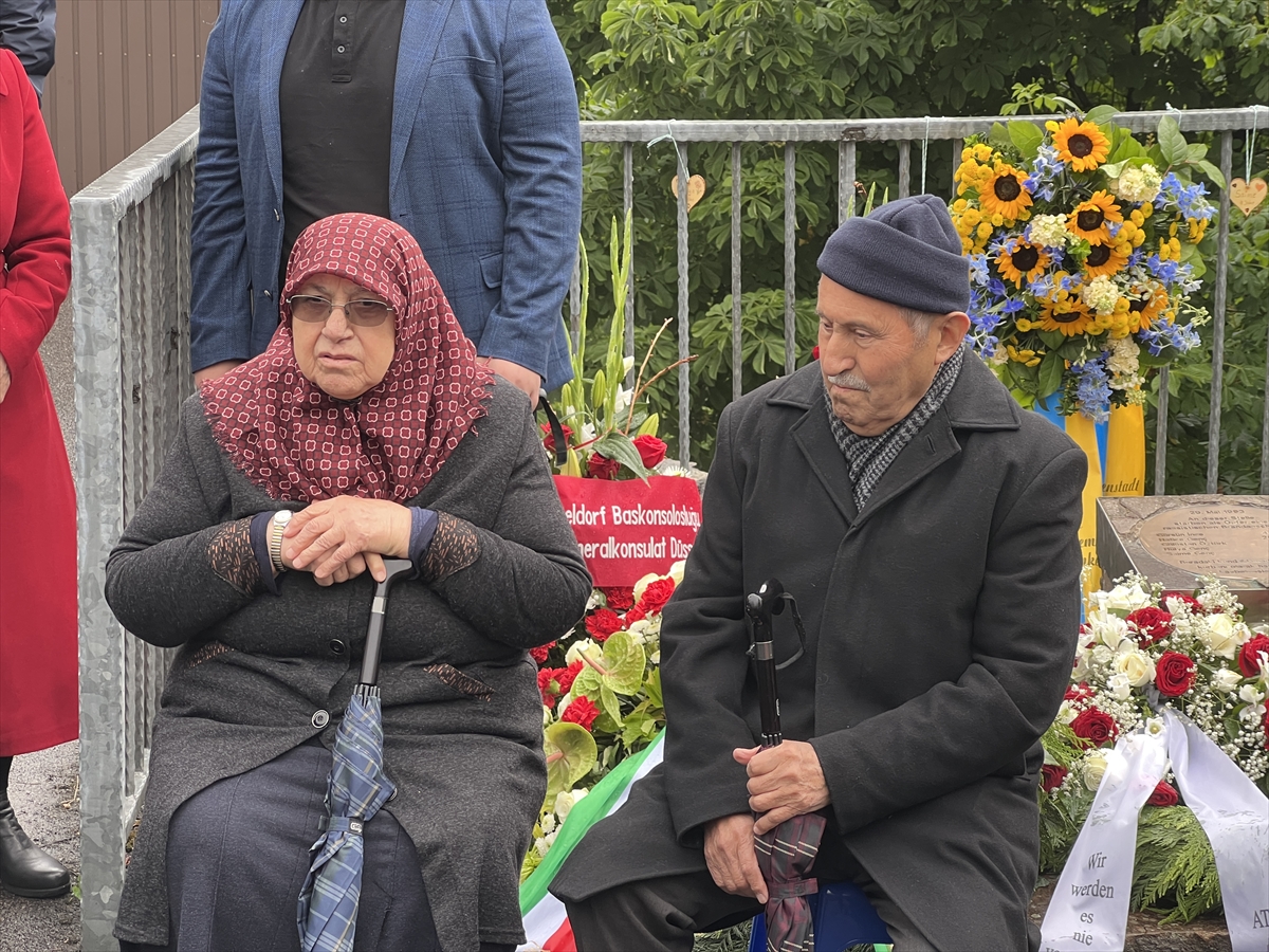 Solingen'de 29 yıl önce düzenlenen ırkçı saldırıda yaşamını yitirenler anıldı