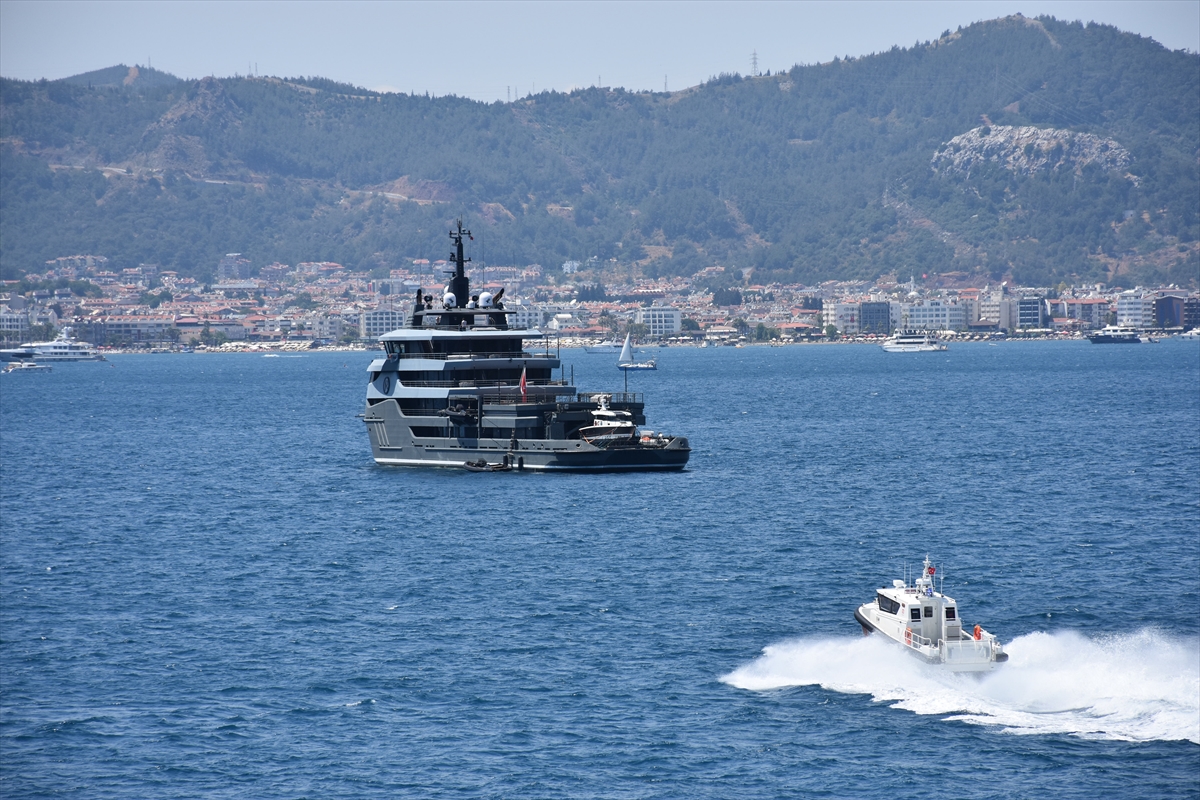 Süper lüks yatlar “The Ragnar” ve “Aurora” Marmaris'e demirledi