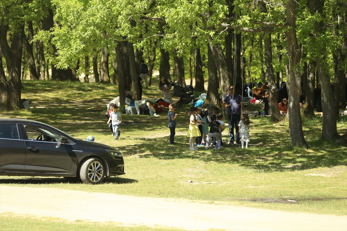 Tekirdağ'da Kazak Gölü ve İkiz Göller misafirlerini ağırlamaya başladı