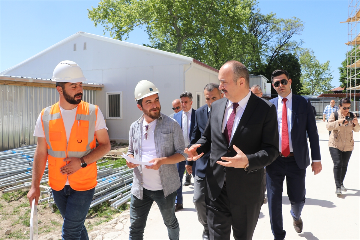 Vali Canalp, Selimiye Meydanı'ndaki düzenleme çalışmalarını inceledi: