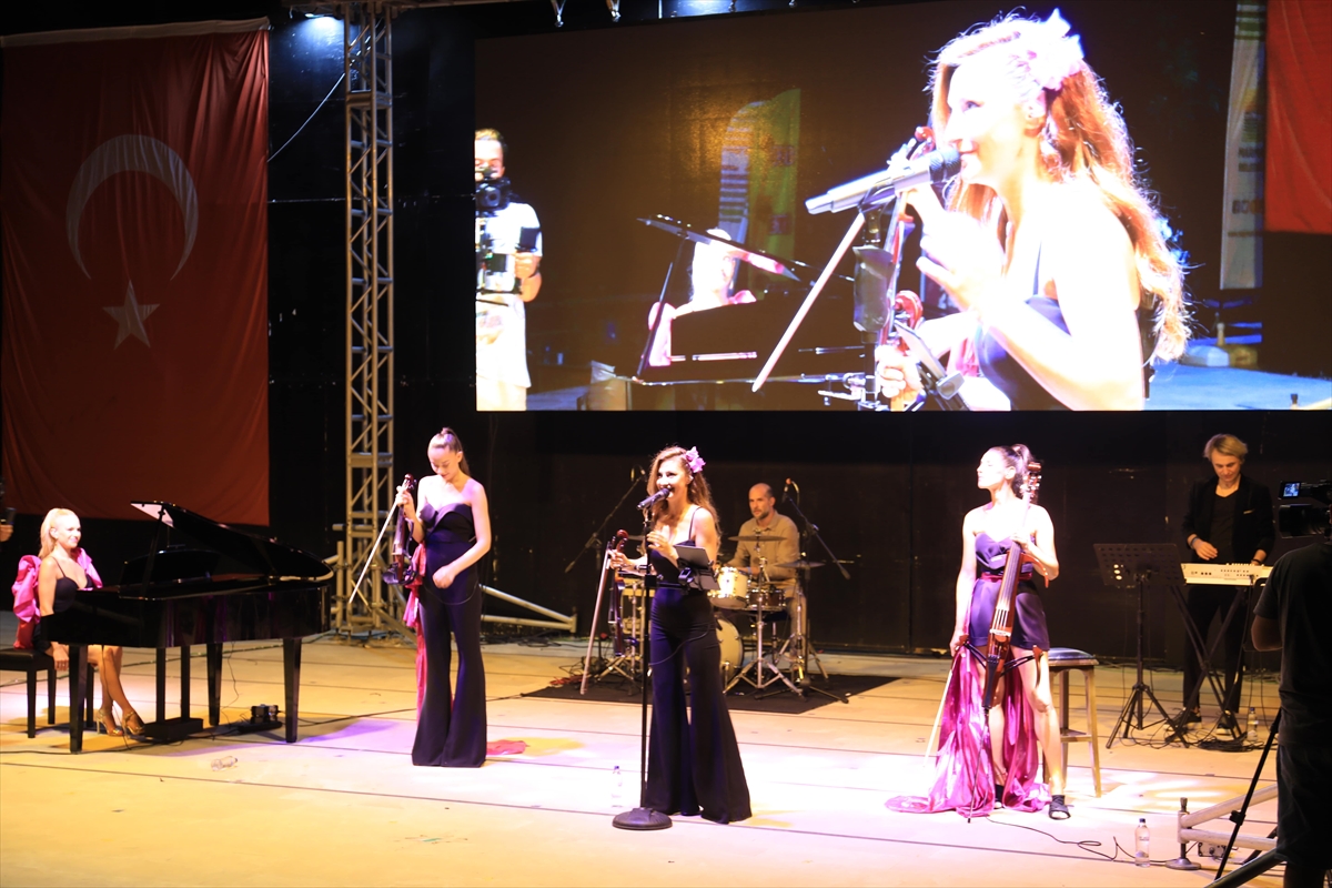 Amadeus Electric Quartet, Marmaris'te konser verdi
