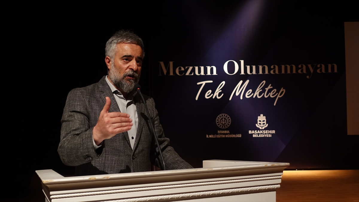 Anadolu Mektebi öğrencileri, yazar Mustafa Kutlu'yla bir araya geldi