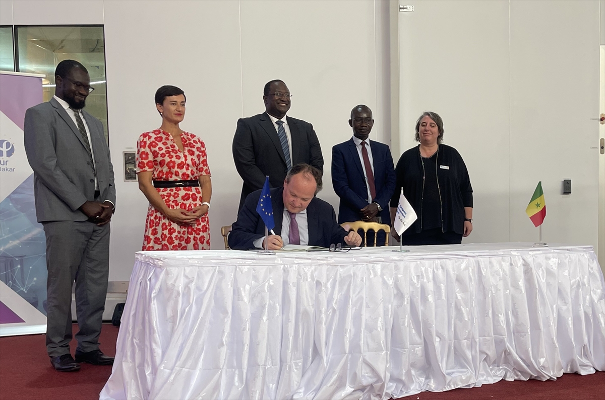 Avrupa Kalkınma Bankası'ndan Dakar'da aşı üretimi için 75 milyon avroluk destek