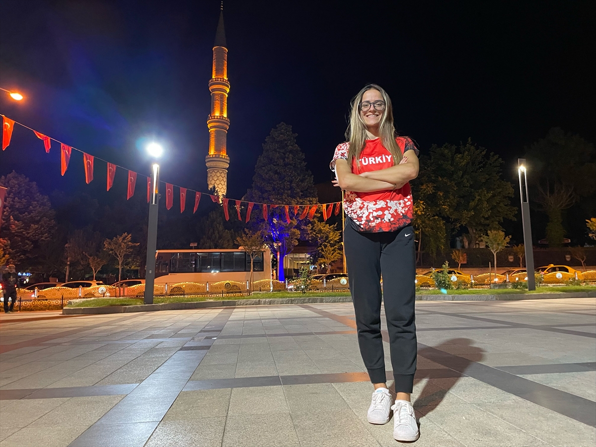 Balkan Atletizm Şampiyonası'nda madalyaları toplayan milli takım yurda döndü