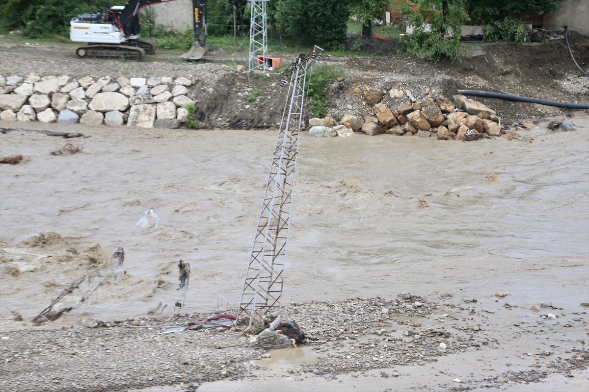 Bartın'da barajın yanında yıkımların yaşandığı mahalle boşaltıldı