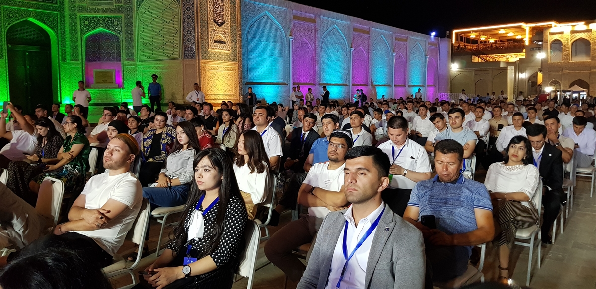 Baykar Teknoloji Lideri Selçuk Bayraktar, Buhara'da TDT 4. Genç Liderler Forumu'nda konuştu: