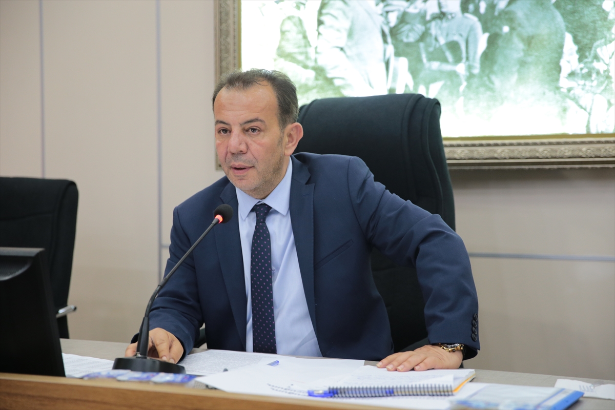 Bolu Belediye Meclisinin AK Parti'li kadın üyelerinden Başkan Özcan'a tepki