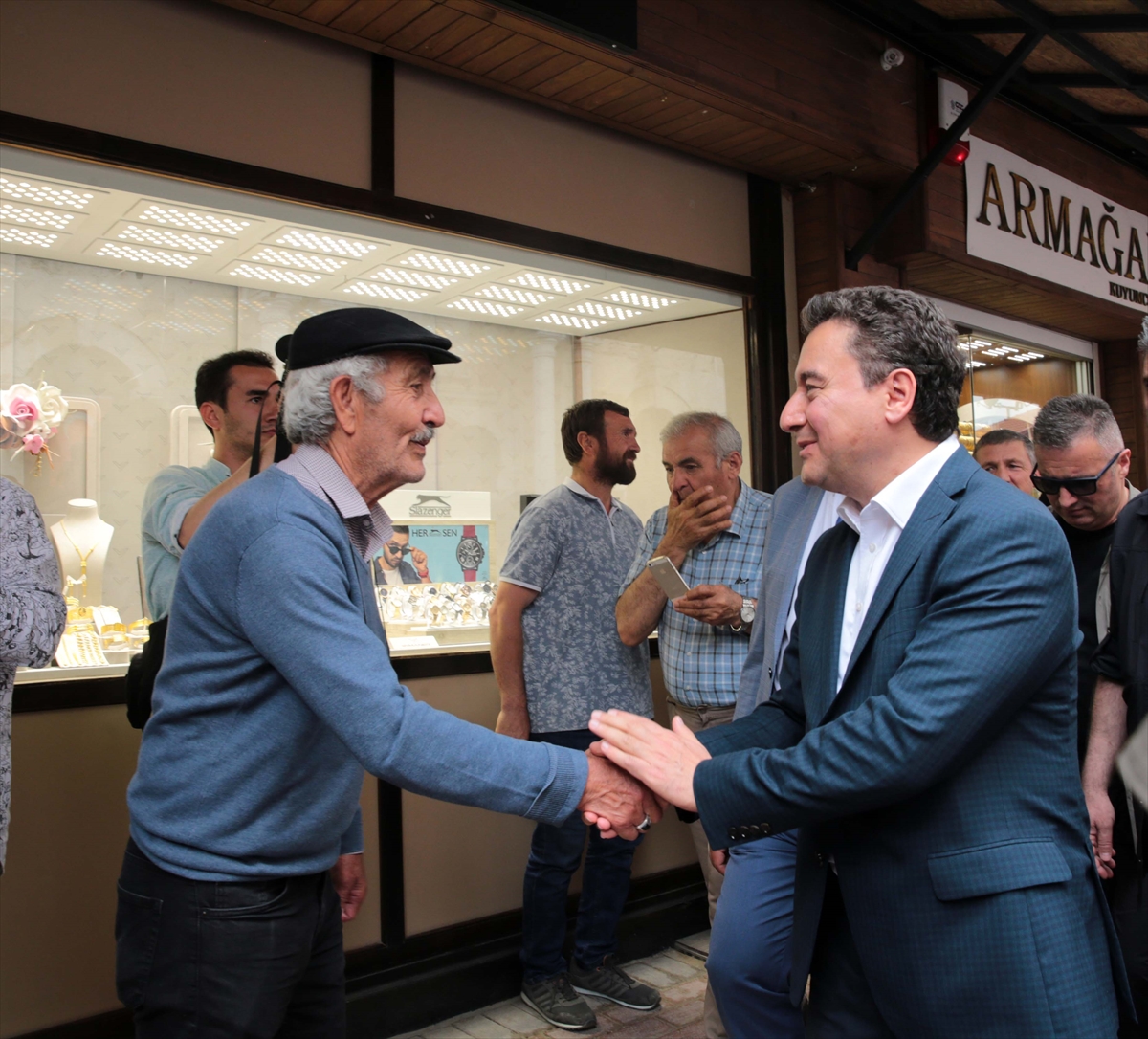 DEVA Partisi Genel Başkanı Babacan, Bolu'da temaslarda bulundu