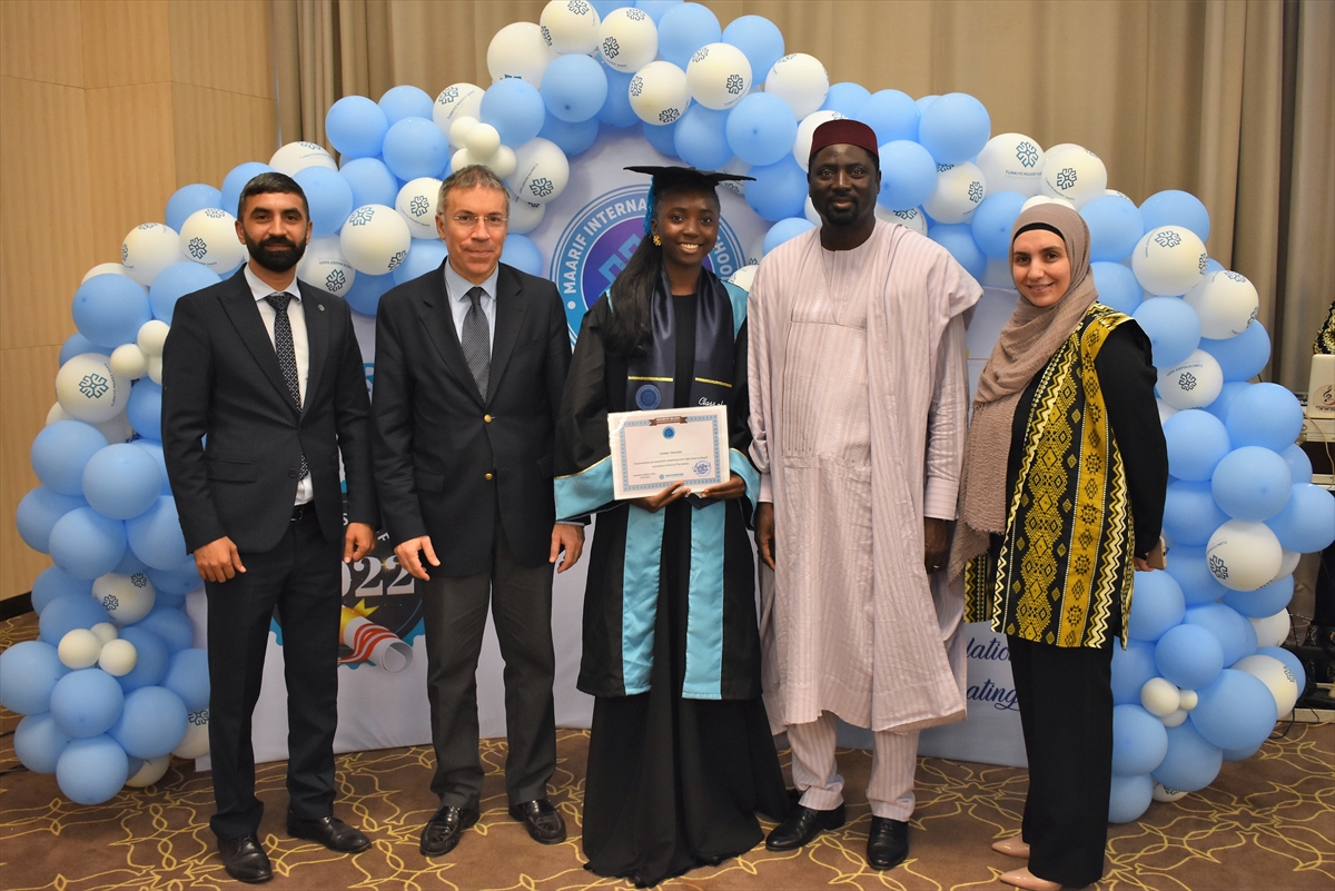 Gambiya'da Uluslararası Maarif Okullarında mezuniyet töreni düzenlendi