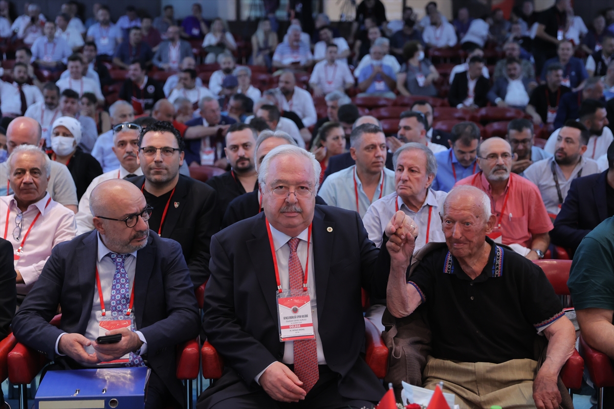 Gençlerbirliği'nde Niyazi Akdaş yeniden başkanlığa seçildi