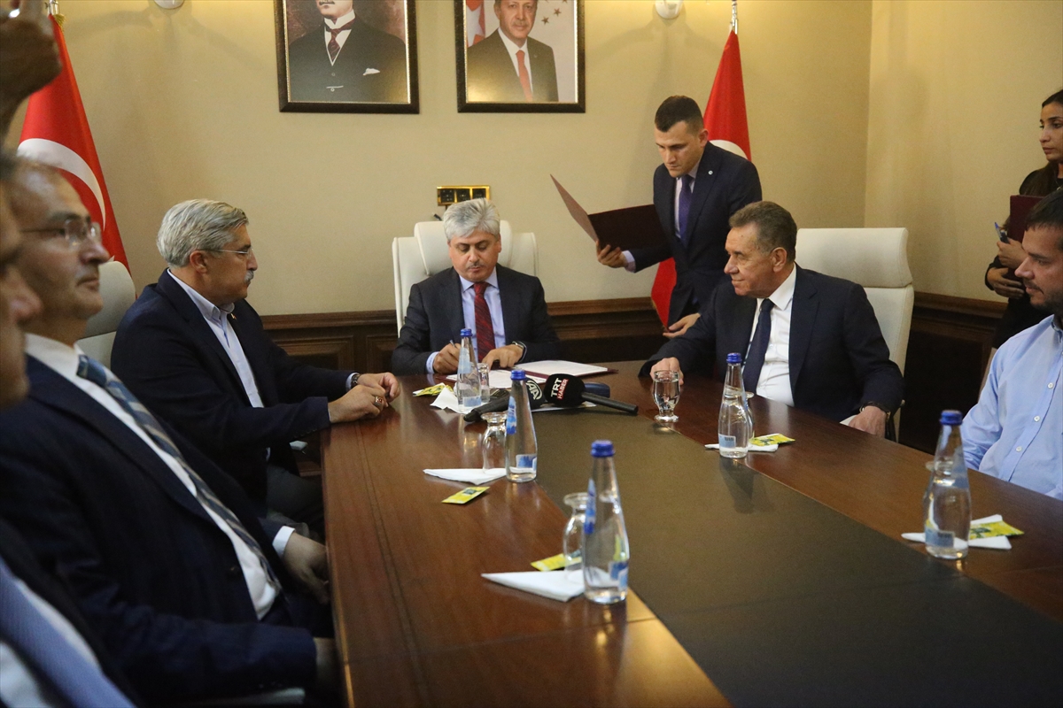 Hatay'da hayırsever iş insanı tarafından inşa edilecek fen lisesi için protokol