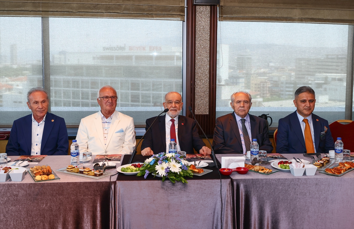 Karamollaoğlu, İzmir Platformu Başkanları ile toplantıda konuştu: