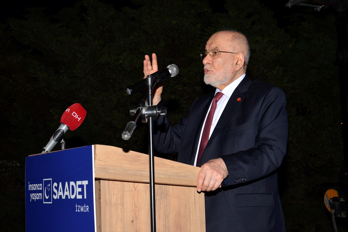 Karamollaoğlu, İzmir'de STK temsilcileri ve iş insanlarıyla bir araya geldi: