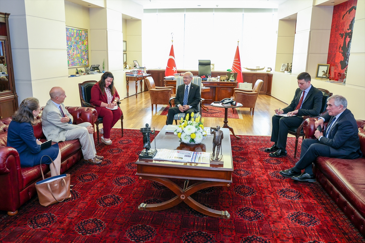 Kılıçdaroğlu, İngiltere'nin Ankara Büyükelçisi Chilcott'u kabul etti