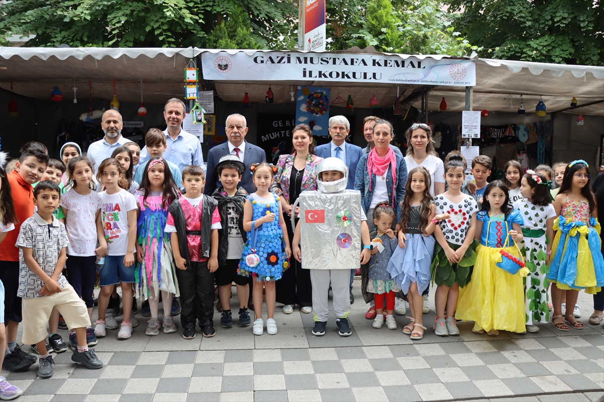Kırklareli'nde öğrencilerin hazırladığı geri dönüşüm sergisi açıldı