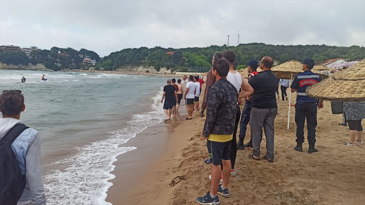 GÜNCELLEME – Kocaeli'de boğulma tehlikesi geçiren 7 arkadaştan 1'i hayatını kaybetti