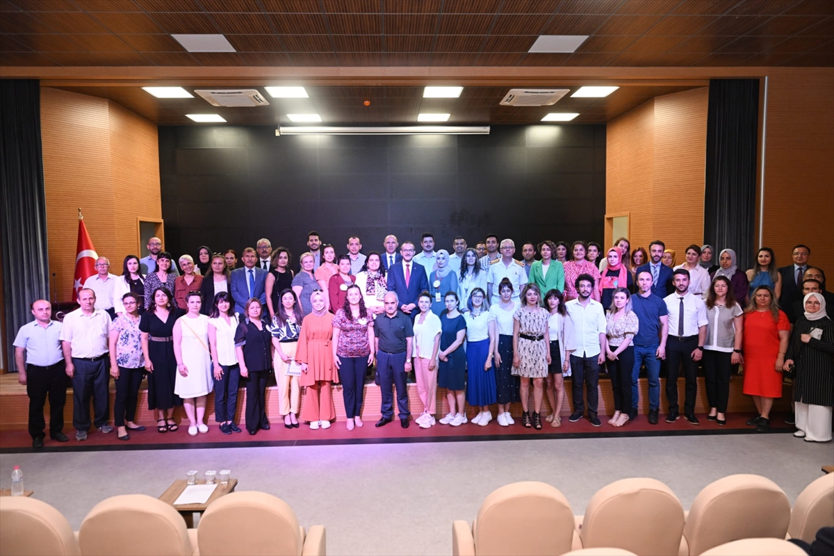 Kocaeli'de gönüllü aileler ÖNEM projesiyle 6 bin öğrenciye hami oldu