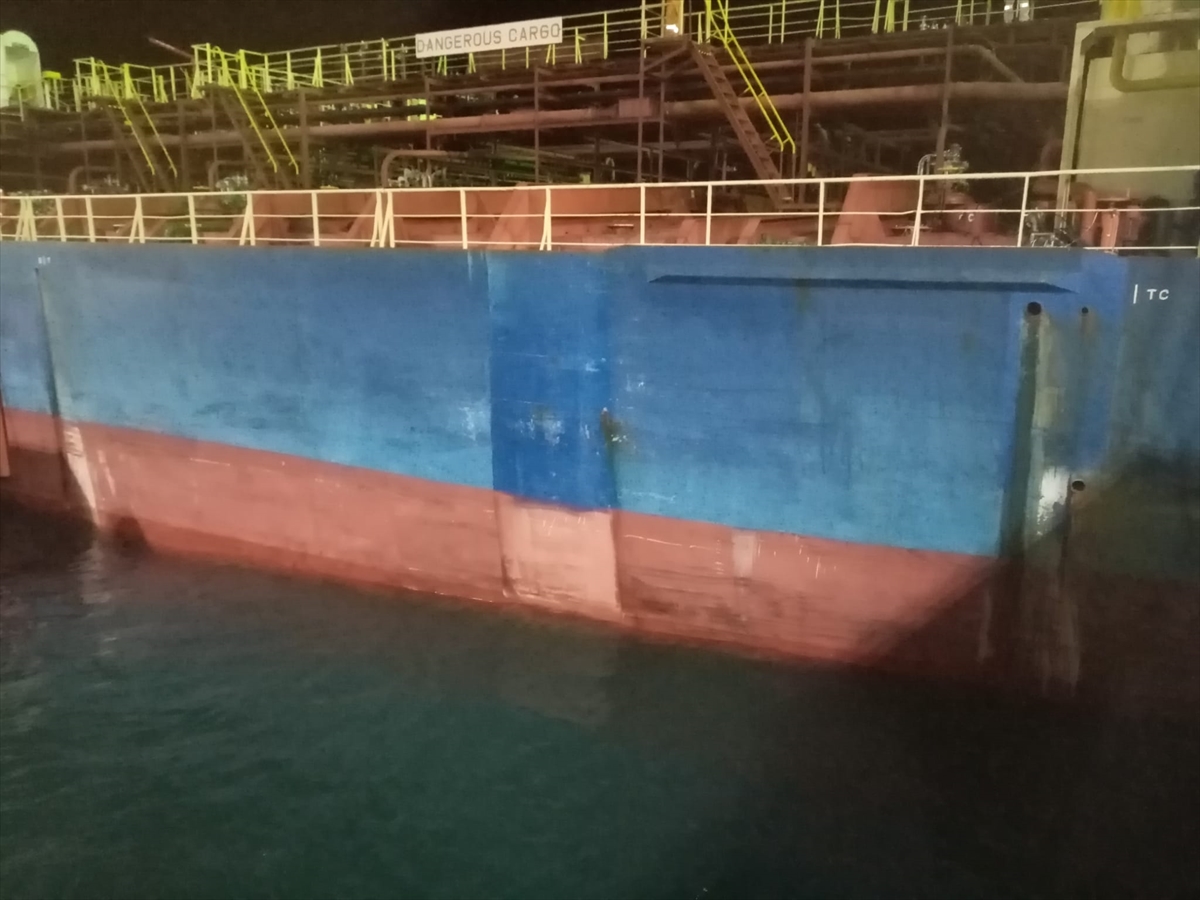 Marmara Denizi'ni kirleten gemiye 19 milyon lira ceza kesildi