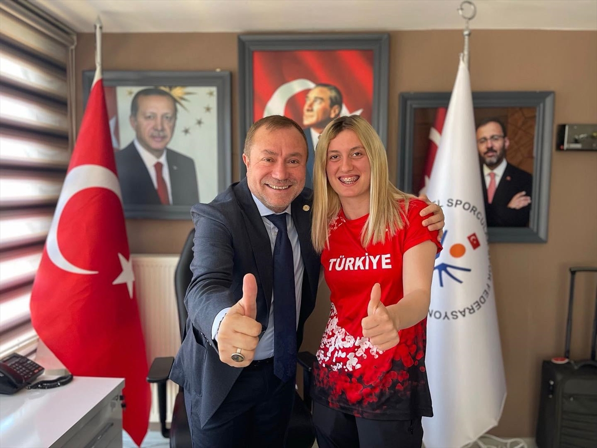 Özel sporcu Fatma Damla Altın, Fransa'da altın madalya kazandı