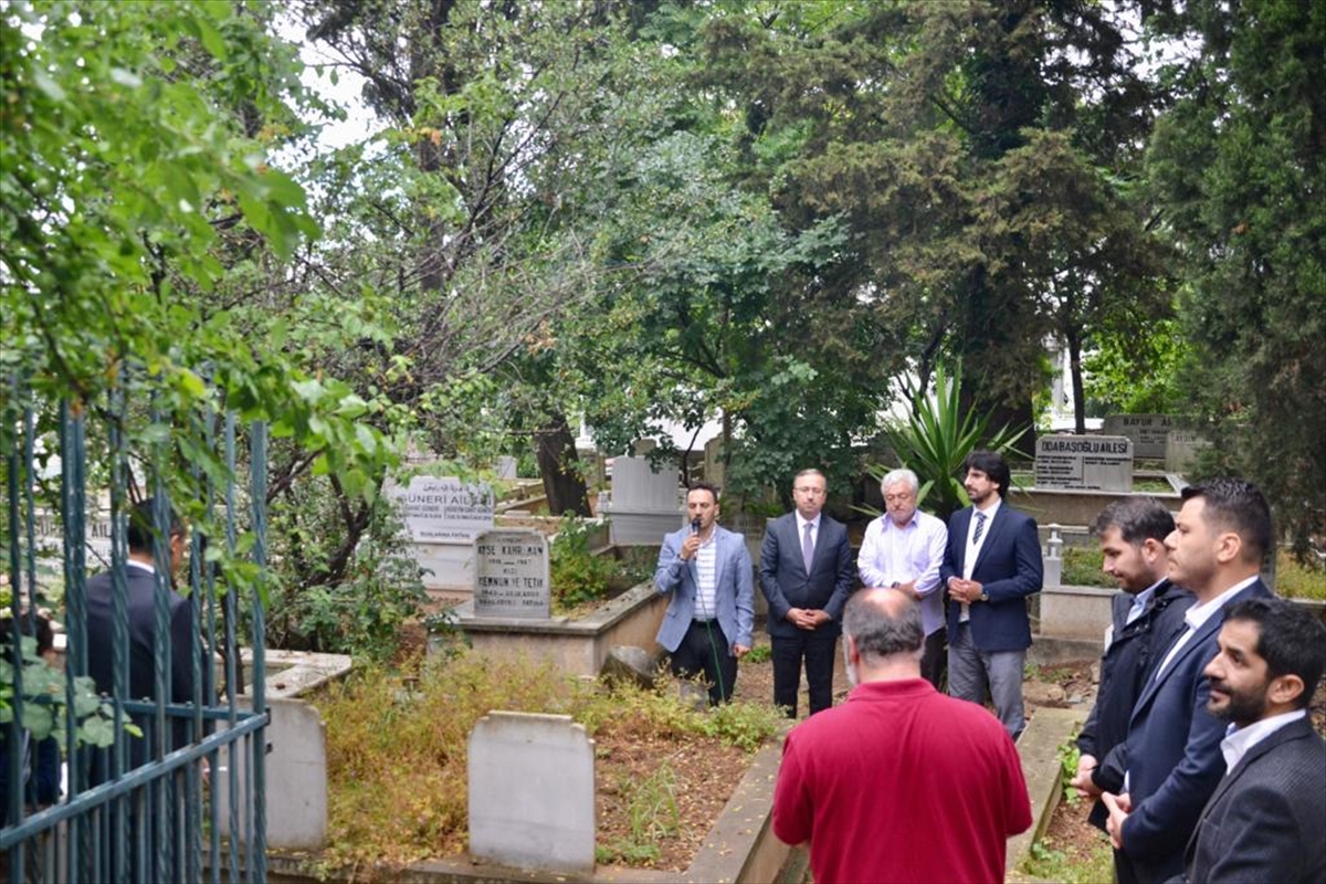 Şair ve yazar Cahit Zarifoğlu kabri başında anıldı