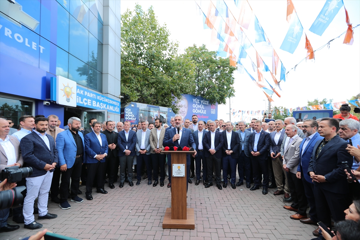 AK Parti'li ilçe belediye başkanlarından Küçükçekmece'de esnaf ziyaretleri