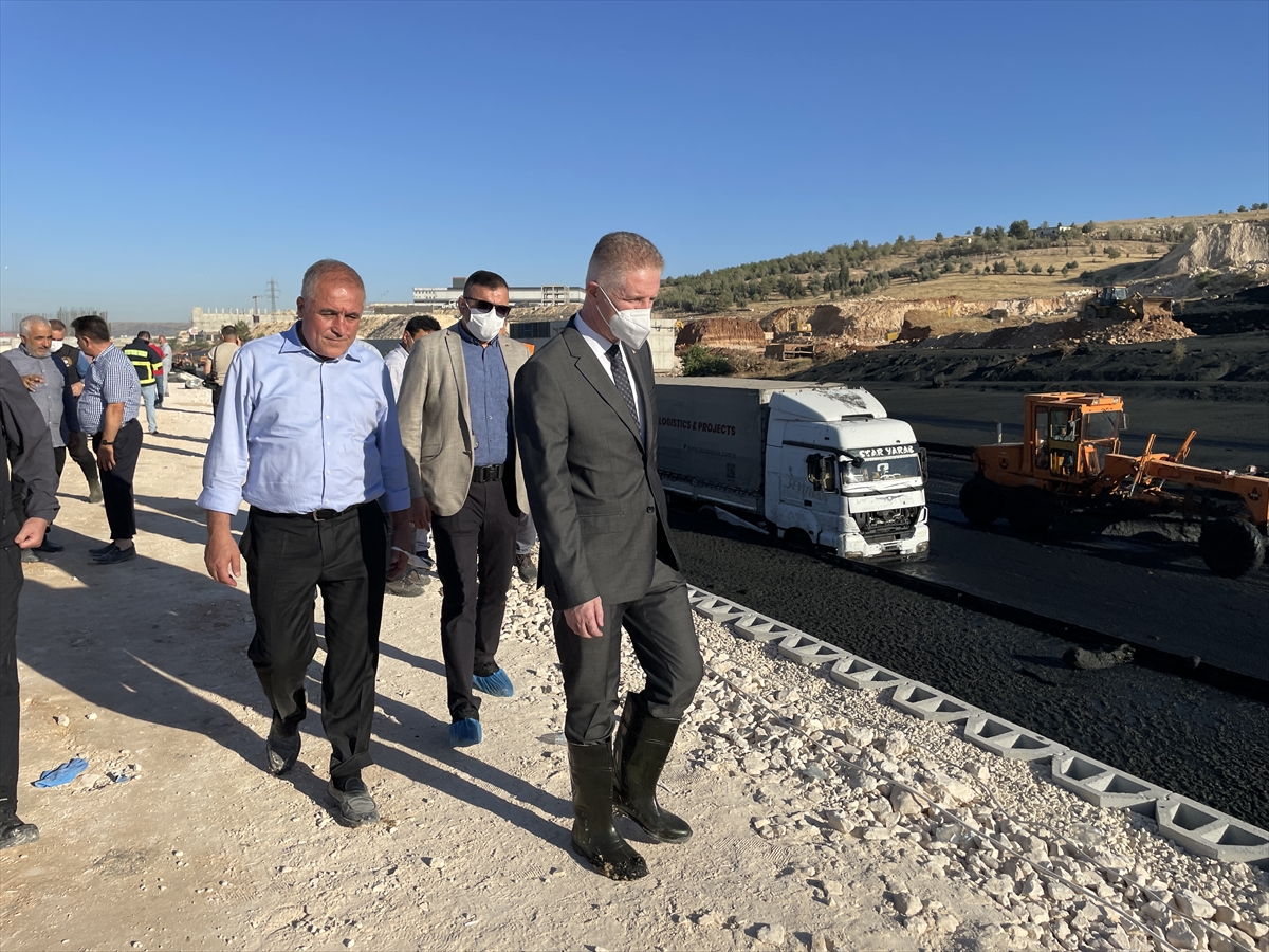 GÜNCELLEME – Atık su birikintisi nedeniyle kapanan TAG Otoyolu'nda temizlik çalışması sürüyor