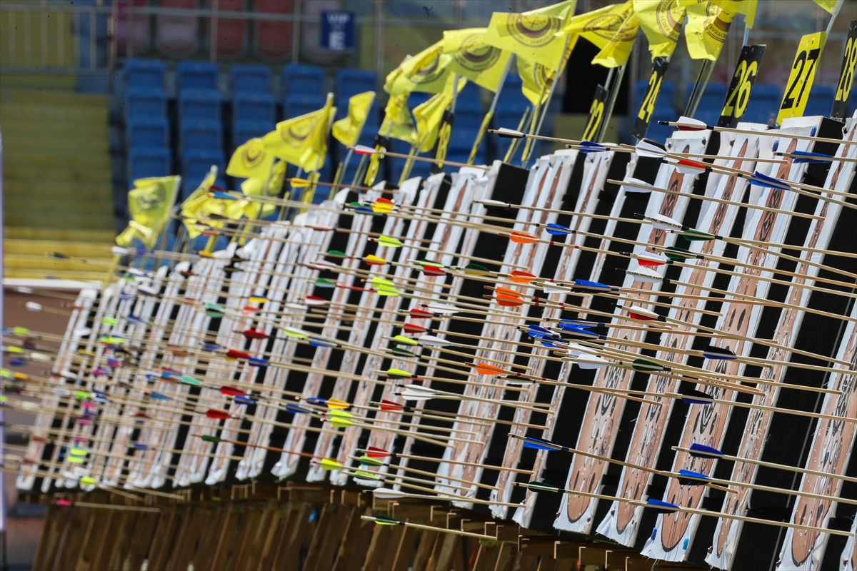 Çakabey Kupası Minikler Açık Hava Puta Koşusu müsabakaları İzmir'de başladı