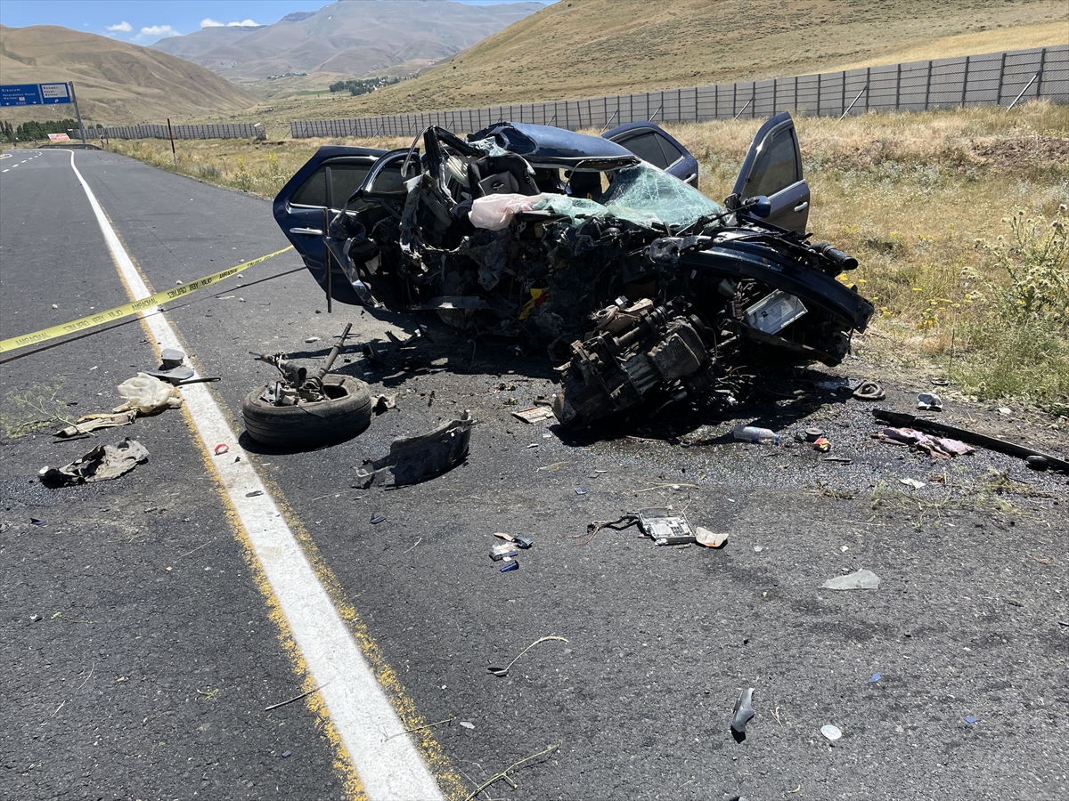 Erzurum'da trafik kazasında kadın polis öldü, uzman çavuş eşi ile oğlu yaralandı